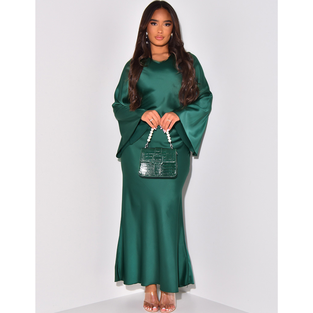 ARIANA™ – Elegantes figurbetontes Satin-Maxikleid mit Bindegürtel