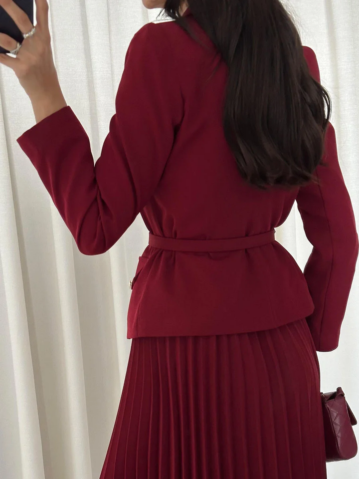 EMILIE™ – Schicker Blazer mit Gürtel & Faltenrock-Set
