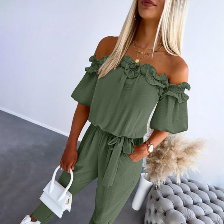 CAMILA™ – Eleganter schulterfreier Jumpsuit mit Rüschen und Bindegürtel