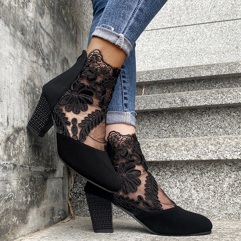 JOLIE™ – Elegante Spitzenstiefeletten mit Absatz