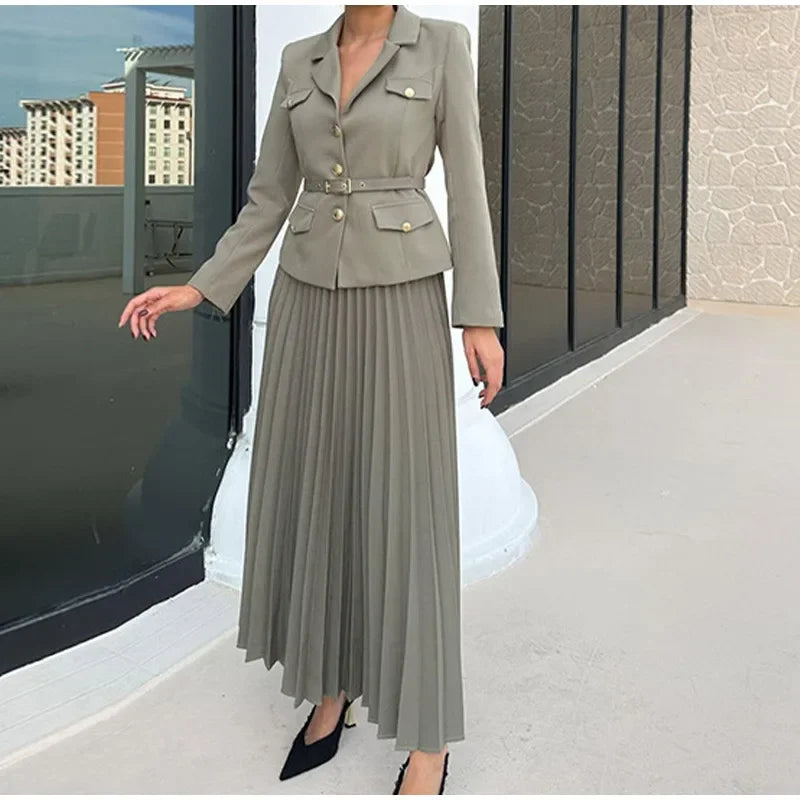 EMILIE™ – Schicker Blazer mit Gürtel & Faltenrock-Set