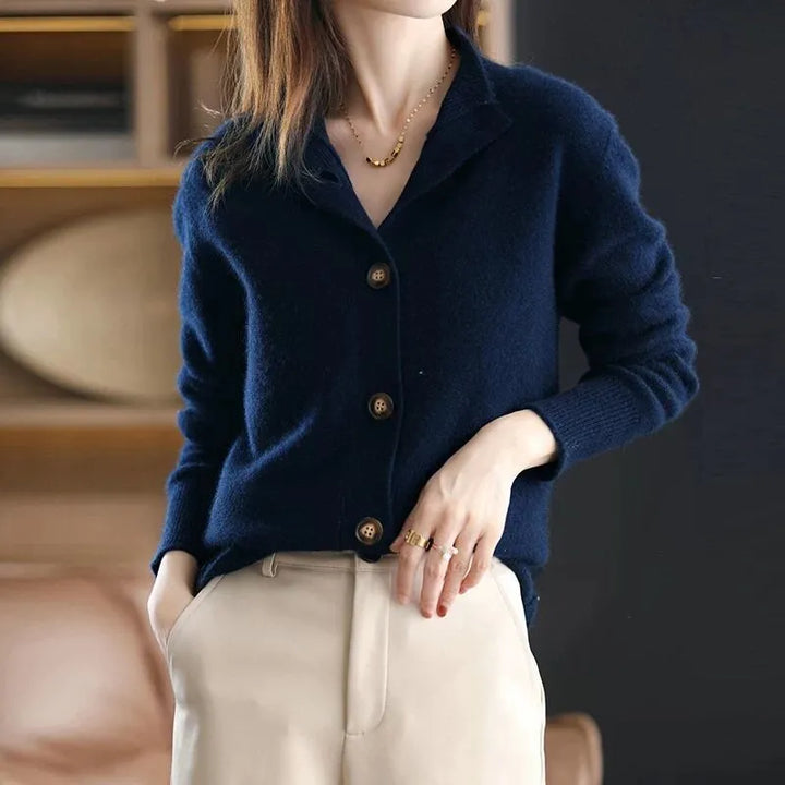 ELARA™ | Luxuriöser Pullover mit Knöpfen