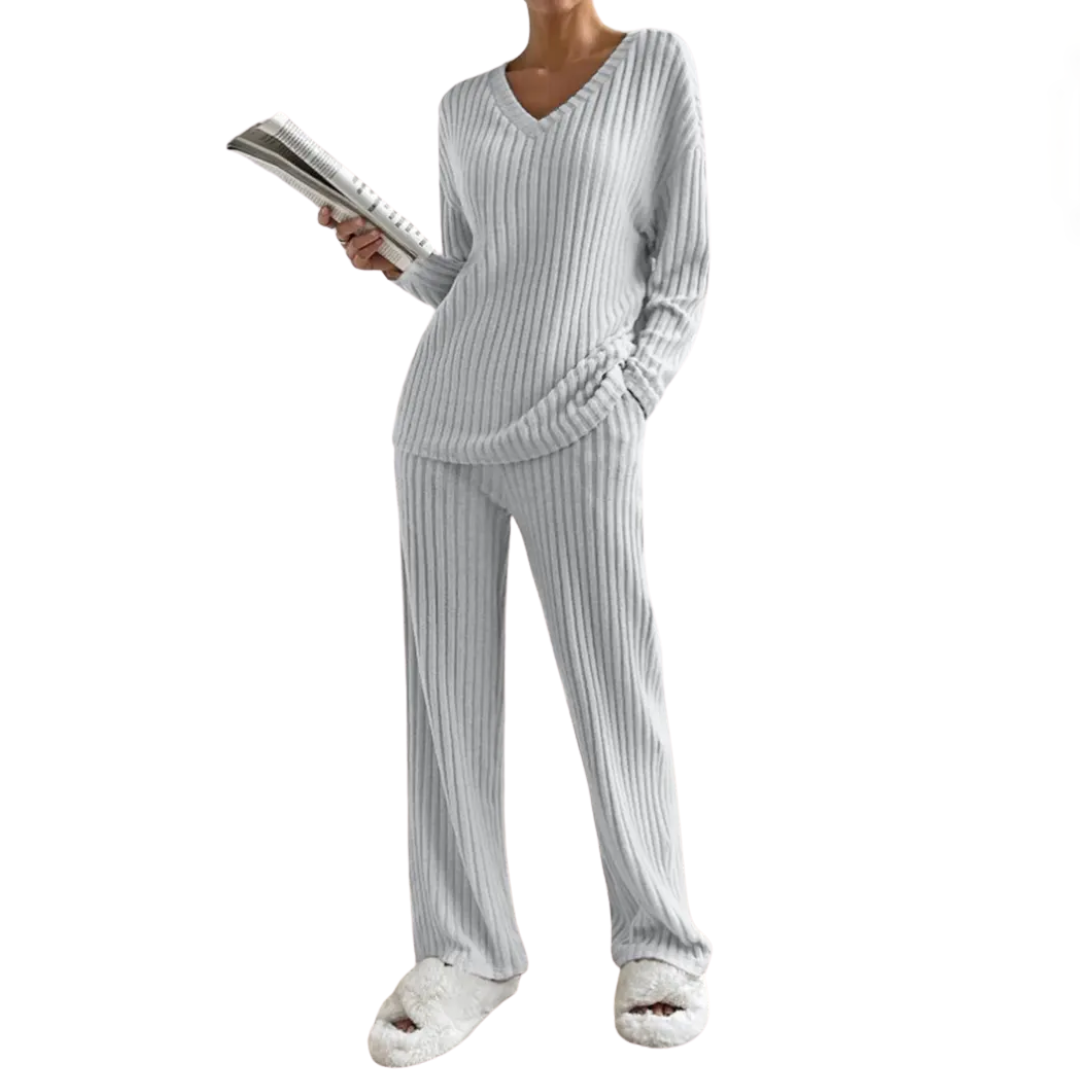 CORALEE™ – Kuscheliger Strick-Pyjama mit V-Ausschnitt