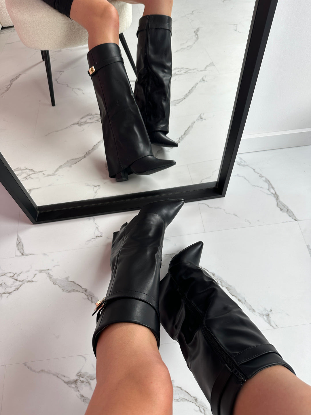 SERENA™ – Schwarze Lederstiefel