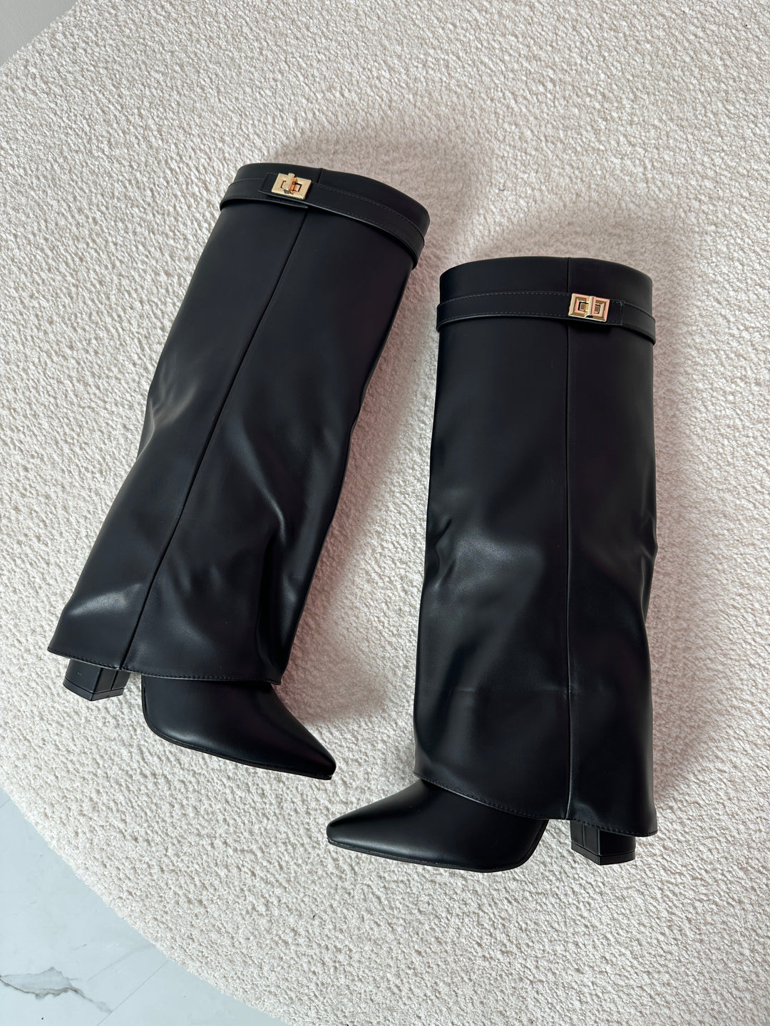 SERENA™ – Schwarze Lederstiefel