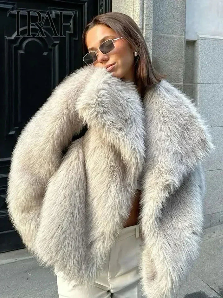 RENATA™ - Elegante Kunstfelljacke