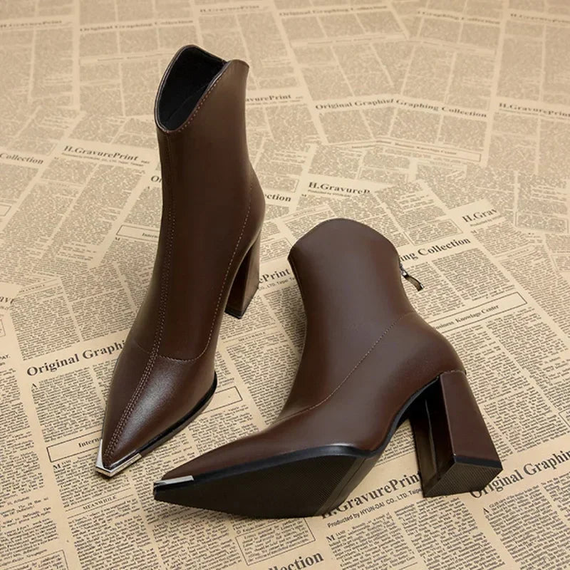 NOX™ – Chelsea Boots mit verchromter Spitze