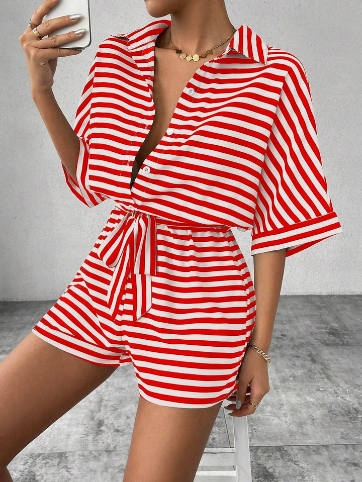 CANDIDA™ – Gestreifter Sommer-Playsuit mit Bindedetail