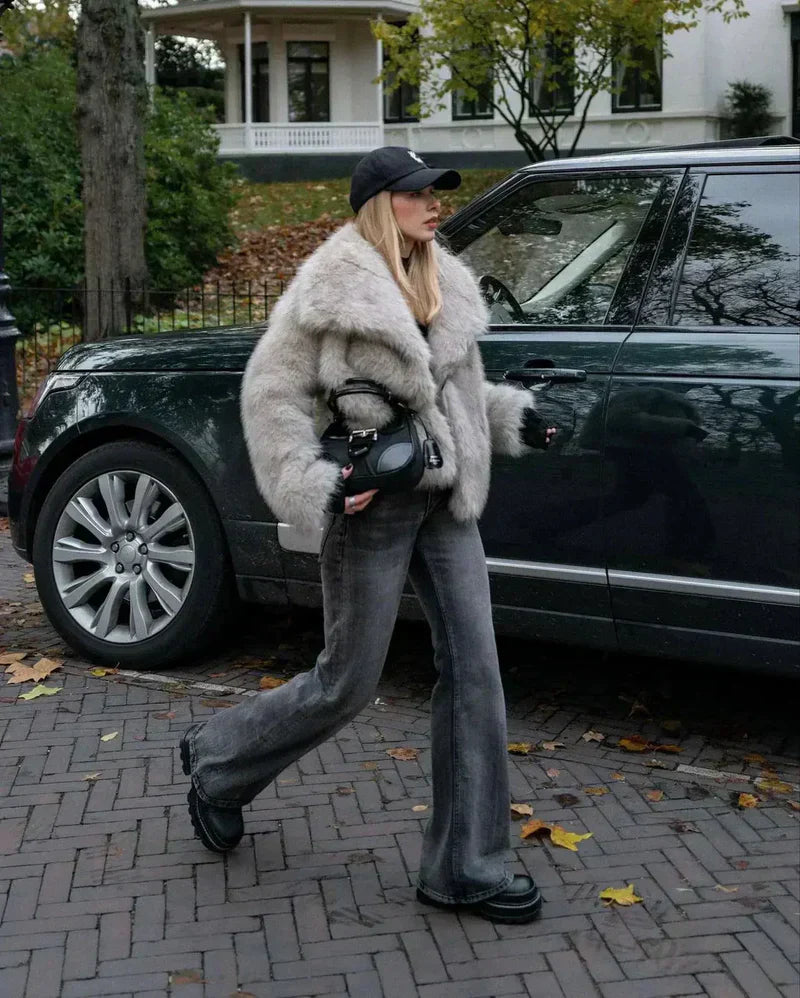 RENATA™ - Elegante Kunstfelljacke
