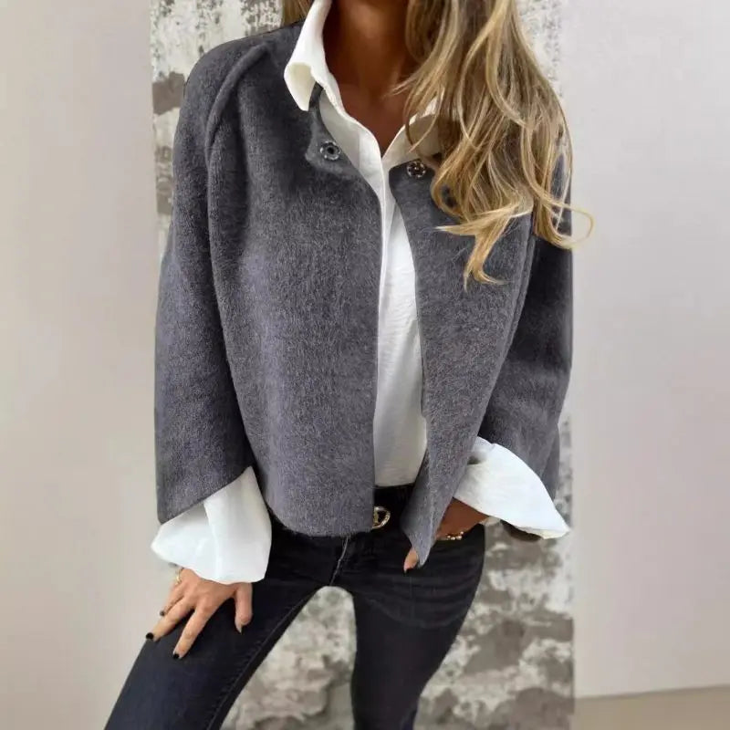 LIVIA™ – Moderne Wollstrickjacke