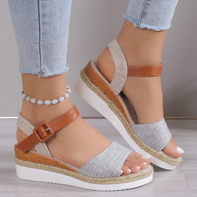 CHARLENE™ – Keilsandaletten im Relaxed Style