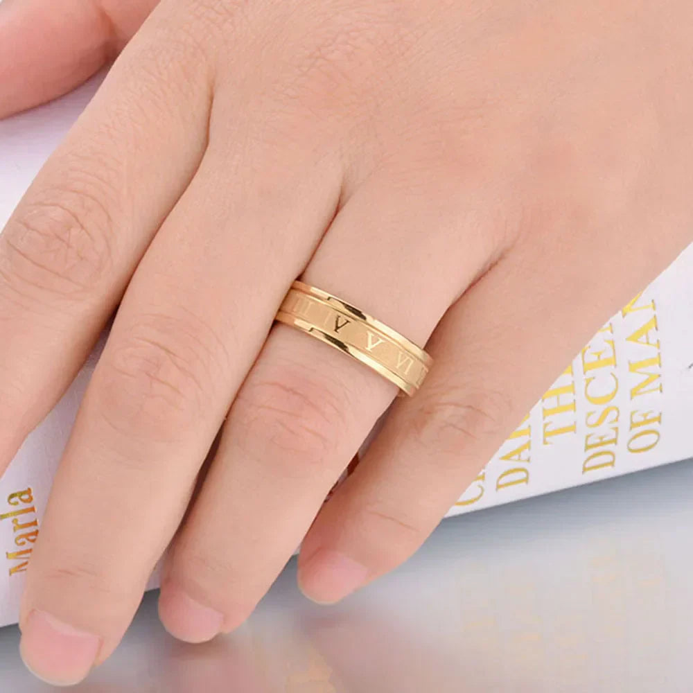 NOELLE™ – Moderner Ring mit römischen Ziffern