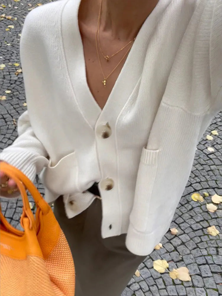 JULIETTE™ – V-Ausschnitt Strickjacke