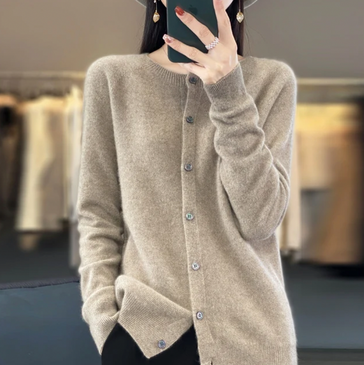 ELEANOR™ – Weiche Strickjacke mit Knopfleiste