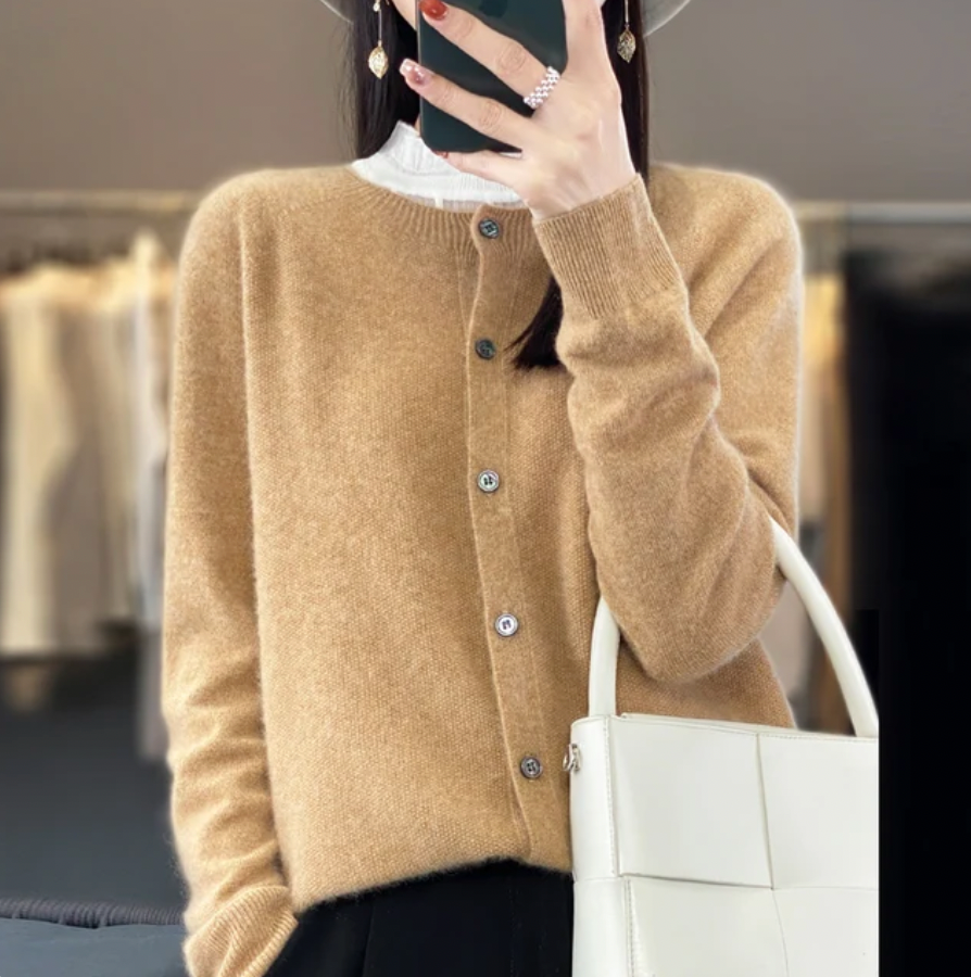 ELEANOR™ – Weiche Strickjacke mit Knopfleiste