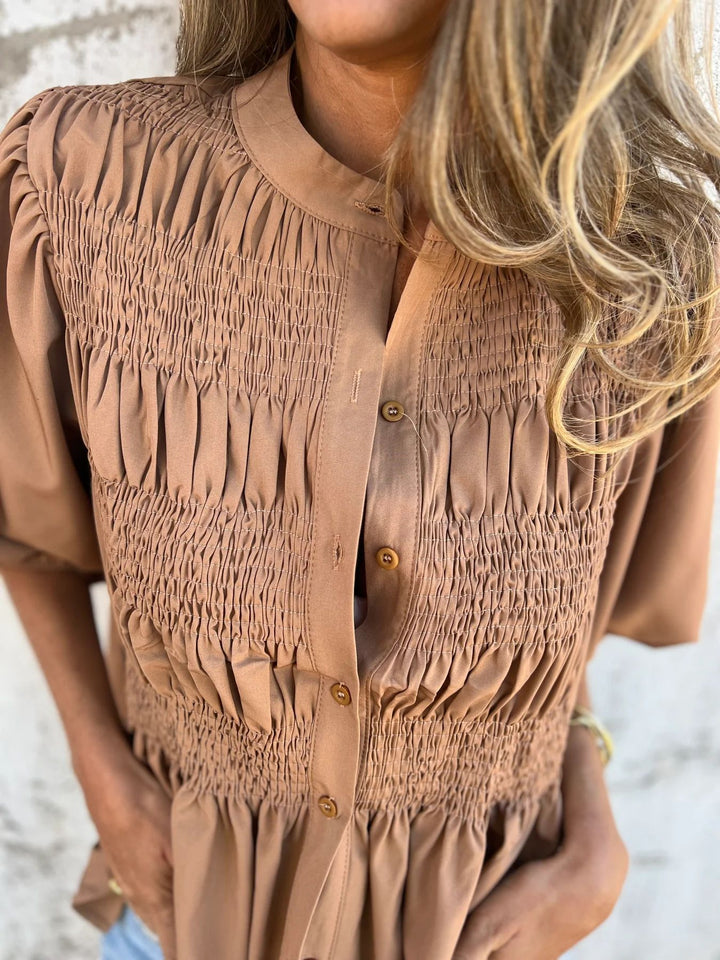 ELIZA™ - Plissierte Bluse mit Knopfleiste