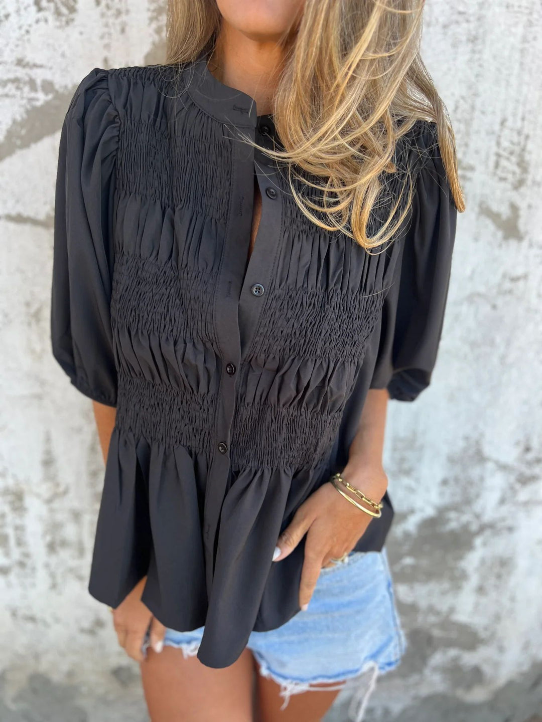 ELIZA™ - Plissierte Bluse mit Knopfleiste